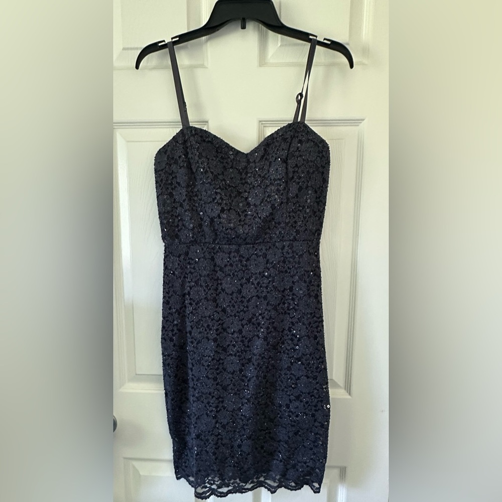 Women’s dark gray lace spaghetti strap dress w/ sweetheart top size small
